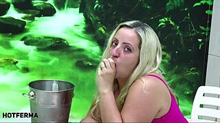 marido filma a própria esposa fodendo com amigo sortudo, cheio de creampie e tesão.