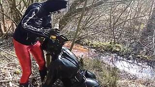 Mud Trichtern! What Bizarre Femdom Tricks Are Happening in Brutal Latex Outdoors?