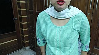 Punjabi ma's hungry fuddi pounded hard by jawan putt in dirty roleplay