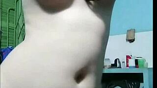 Nứng Lồn Âm Khuya With Teen Handjob And Vietnamese Babe