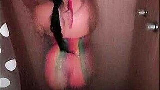 Lengie Le Gusta Bailar Y Jugar En La Ducha