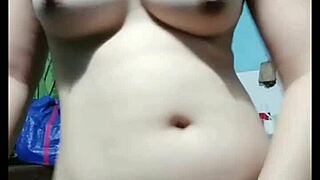 Nứng Lồn Âm Khuya With Teen Handjob And Vietnamese Babe