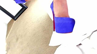 Richelle Ryan, consegue lidar com esse boquete POV no pauzão?