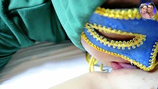 タイのコスプレガール、スクール制服でダブルヴァギナ試したことある？