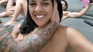 vou numa suruba e encontro bruno abate pra me pegar enquanto chupo outro