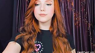 wow, this amazing red head is blowing herself like crazy! 😲