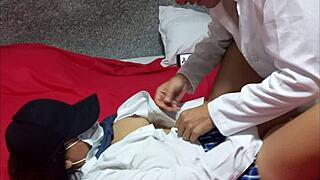 te dare lo que me pides, hermanastra, una mamada en tus tetas