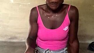 crazy ebony babe munches while dropping life tips! 🍔