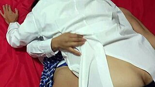 te dare lo que me pides, hermanastra, una mamada en tus tetas