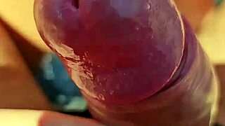 couple enjoys blowjob at the piscine with close-up licks 😘