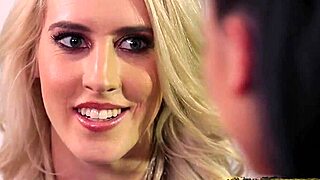 why is this flexible milf making those babes squirt with pussylicking?