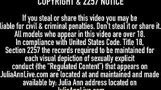 Voluptuous milfs julia ann and jessica jaymes scissor and lick in heels 😍