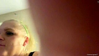 Jenna Jaymes gets nasty with deepthroat in hotel, oh yeah!