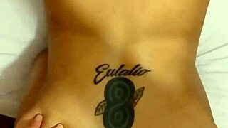 Épp szülte a gyereket, de még mindig keményen baszva