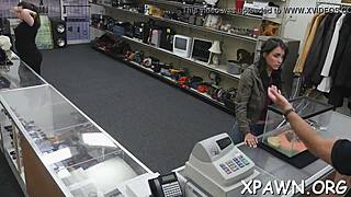 amateur spreads her wet cum-hole wide for rough licking and hardcore pounding in bed