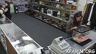 amateur spreads her wet cum-hole wide for rough licking and hardcore pounding in bed