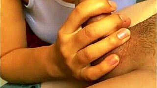 la hijastrastra catches juan masturbating and helps with a blowjob