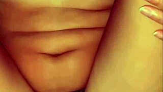 amateur in lingerie reaches homemade orgasm