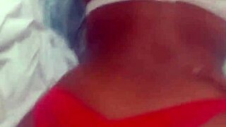 Watch my chubby cousin peel her pussy?