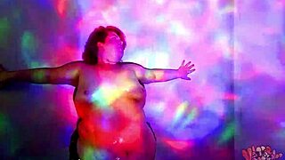 BBW Goddess Dances Naked with Oil in Worship Show