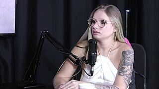 she was new to her first menage experience. more submissive with men but wild for pussy - naty varga 🔥