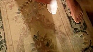 Watch this Argentinian amateur cumshot scene!