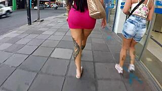 Elisa Sanches and Dinni Gata hunt pussy in Porto Alegre's center with Joy Cardozo.