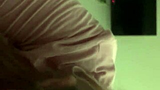 Amateurs performing blowjobs in a hotel room 😘