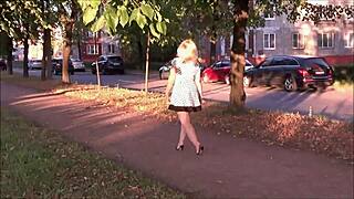 milf upskirt on street