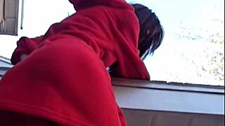 Brookeskye rubs her pussy to orgasm on the rooftop!