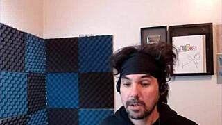 a beginner cam girl shares advice from a pro