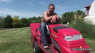 I can’t help staring at Lady Sonia’s massive titties popping out!