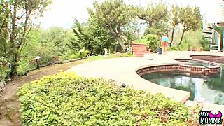 Dyke Cougar Brenda James Plays With Stepdaughter's Pussy