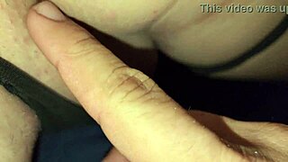 Cuma Main-Main di Bawah Selimut dengan Teman Terbaikku