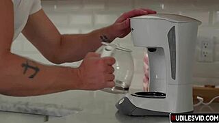 Minxx Marii from Family Pies S27-E4 wants coffee or a ride.