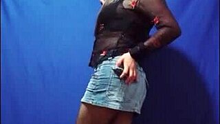 Sexy stepdaughter shakes tight vagina in sexy lingerie for stepfather