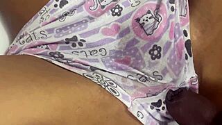 Stepsister Gets Rough Pussy Rubbing Cumshot