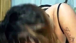 Mature babe gives oral sex!