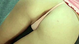 babe allows cumshot on her pussy during homemade session