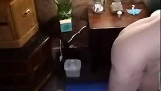 Sexy Mature Vee Performs Bold Naked Yoga