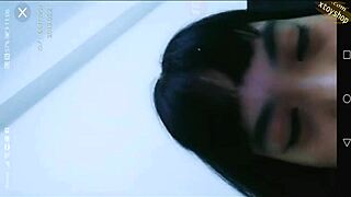 look at this asian girl's wet pussy play