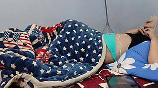 Pregnant Woman Uses Dildo For Deepthroat