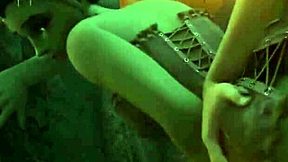 ソンブラ激バックで突きまくり😈