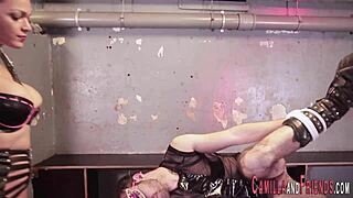 BDSM σέιμειλ με εσώρουχα γαμάει τύπο αναλ