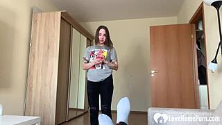 Girlfriend Rides Erect Wiener In Homemade Sex Tape