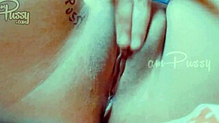 Closeup amateur pussy fingering & rubbing