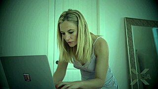 มิสแอกซ์.คอม แอบดูหญิงอีกคนในปากกลุ่มเลสเบียนสุดร้อน