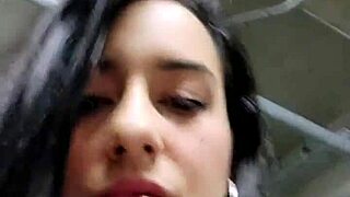 Vanesa Sexy Doing Wild Public Webcam Show Outdoors