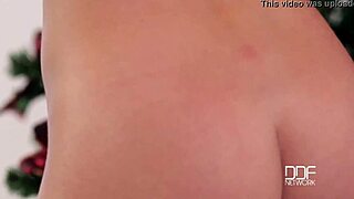 shaved pussy waiting for you this holiday