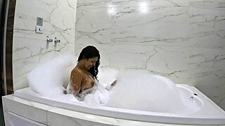 Intense Homemade Bath Fuck With Monster Cock In Foamy Tub